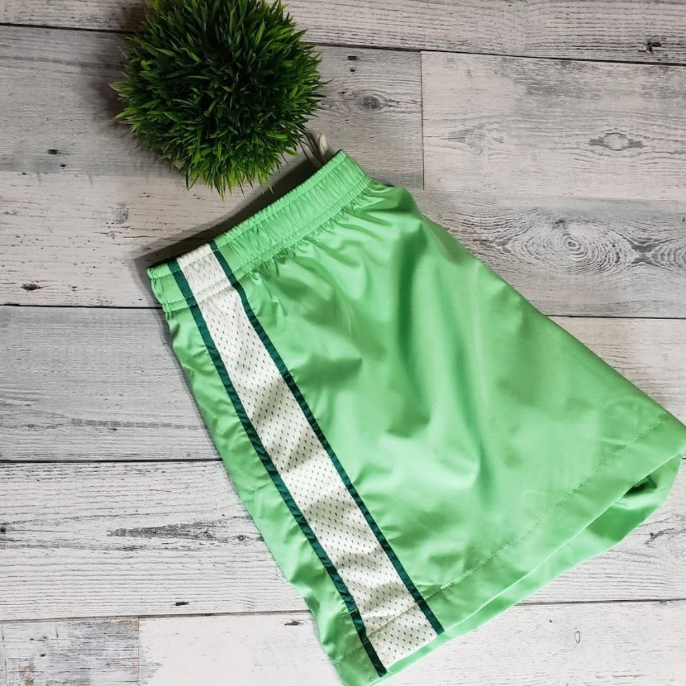 NWT Nike Women's Active Shorts Running Green Small S 4-6 - Picture 6 of 7